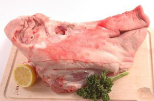 LEŠETICKÝ maso uzeniny - rozvoz zboží z eshopu Praha - Vepřová hlava bez laloku